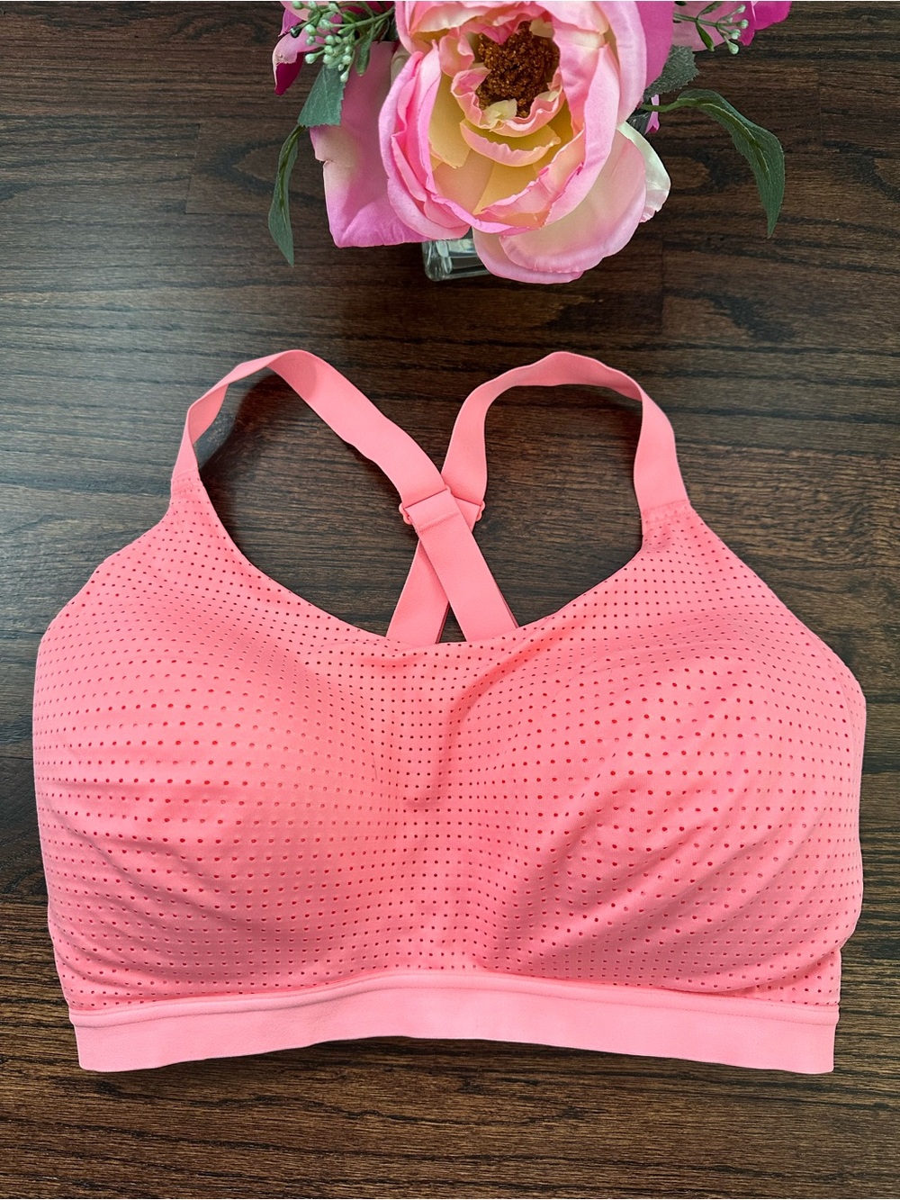 Victoria’s Secret wireless sports bra, size 34DDD